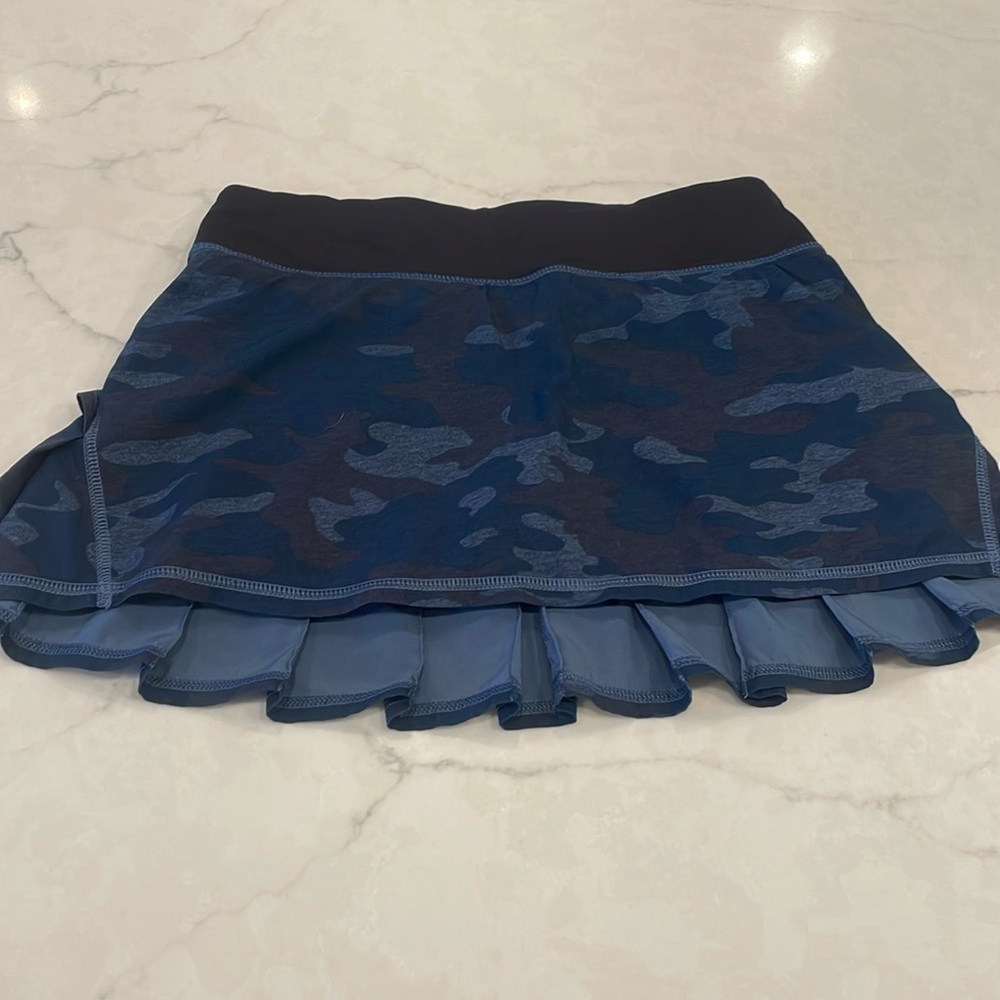 Lululemon ruffled pace  setter skirt